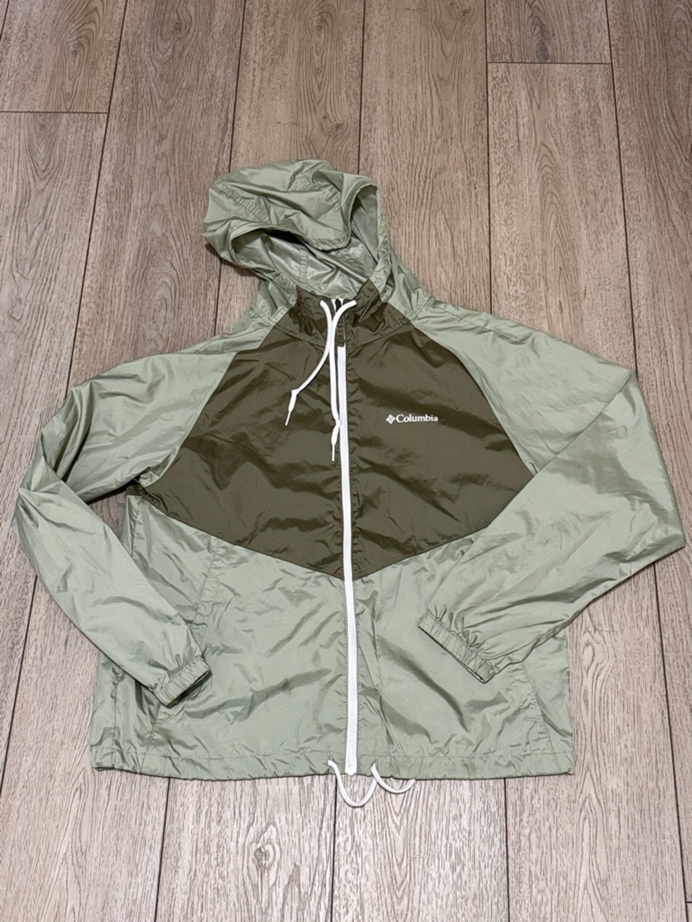 Columbia windbreaker